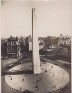 El Obelisco tiene dirección: si alguien viviera allí, recibiría su correo en Av. Corrientes 1066. Foto: taringa.net