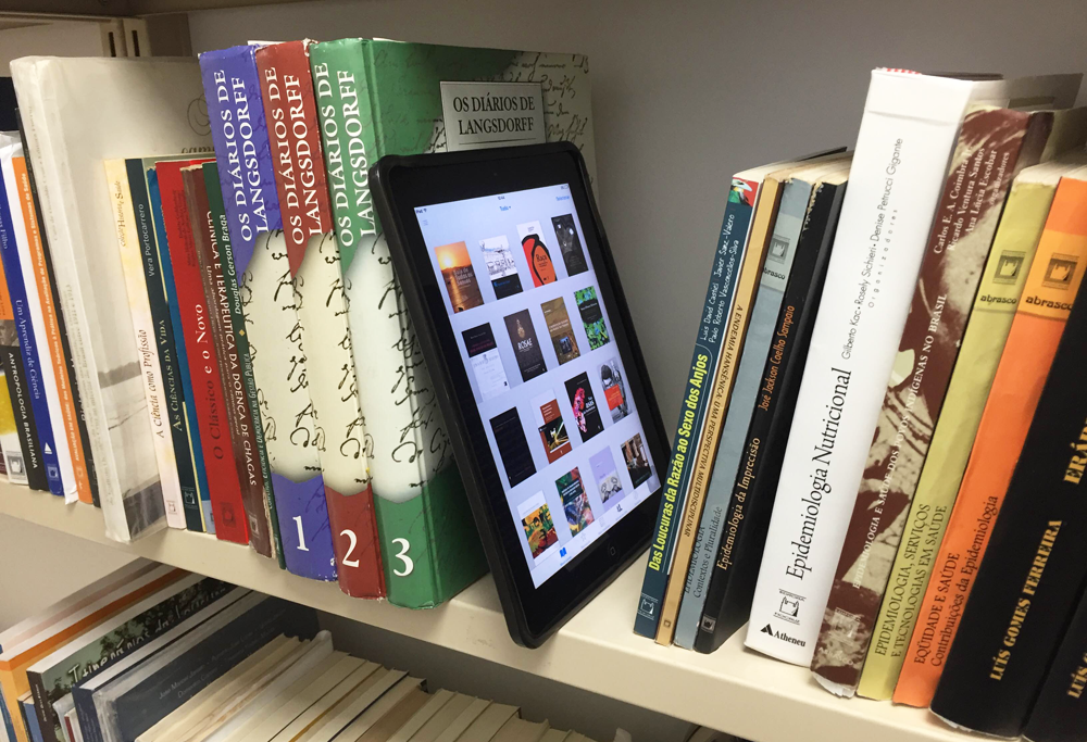 El debate continúa: Libro impreso vs libro digital ¿Por qué el libro en  papel sigue siendo mejor que el ebook?
