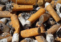 Colillas de cigarrillo, el contaminante más dañino. Foto: archivo.