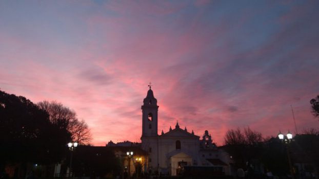 Vista de la Basílica Nuestra Señora del Pilar y Cementerio de la Recoleta