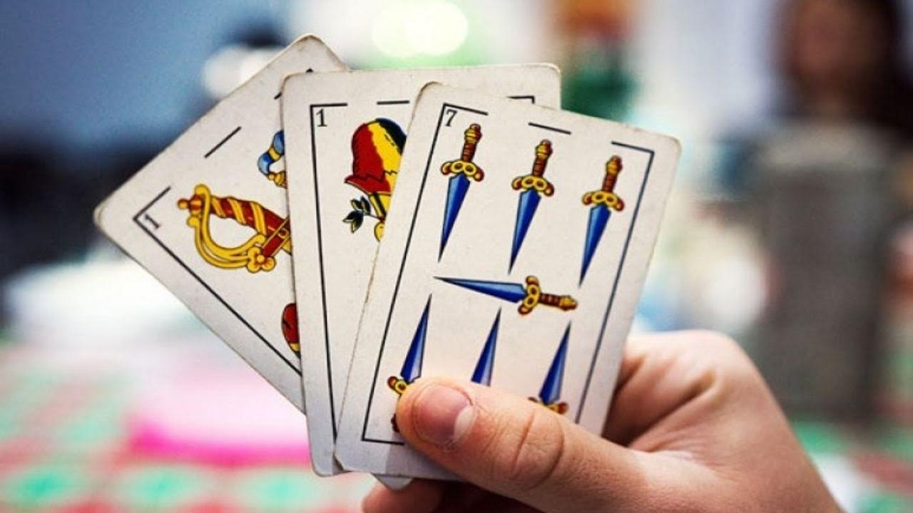 Truco! ¿Qué revela este juego de cartas sobre la cultura argentina? - Punto  Convergente
