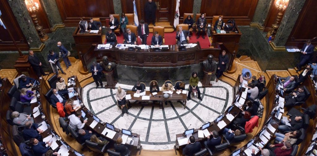 La Legisltura de la Ciudad de Buenos Aires está integrada por 60 bancas