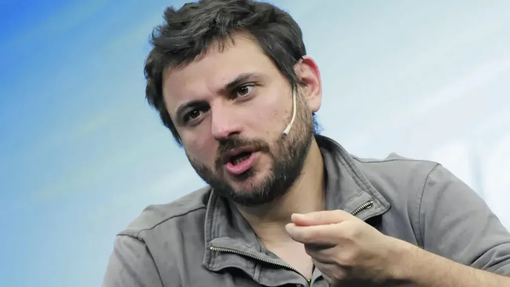 Grabois: “Los que piensan que Milei tiene un plan destructivo para la Argentina tienen que votar a Fuerza Patria” Grabois: “Los que piensan que Milei tiene un plan destructivo para la Argentina tienen que votar a Fuerza Patria”