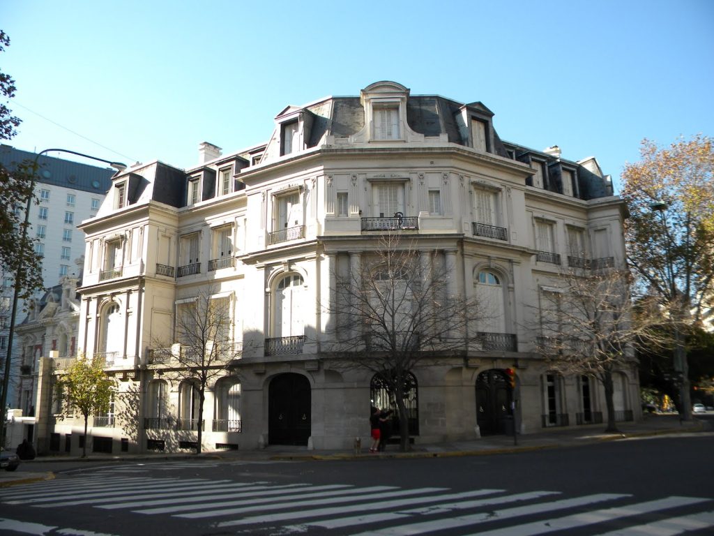 Buenos Aires en riesgo: más de 7.000 edificios protegidos corren riesgo de demolición