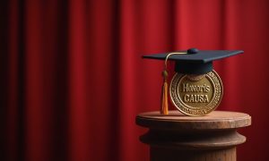 Un birrete, clásico para el otorgamiento de lo Honoris Causa