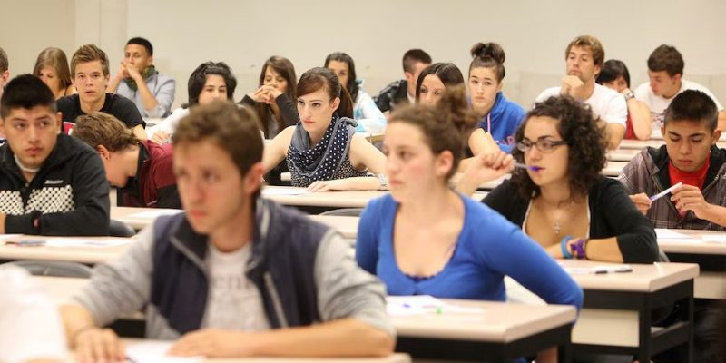 https___s3.amazonaws.com_arc-wordpress-client-uploads_infobae-wp_wp-content_uploads_2018_06_04154134_universidad-clase-2